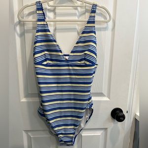 Vineyard Vines one piece bathing suit - size L